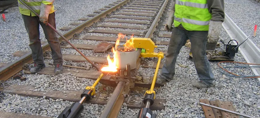 Алюминотермитная сварка рельсов