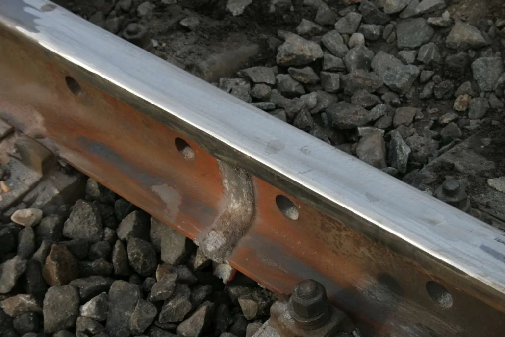 Что такое зона сварного рельсового стыка